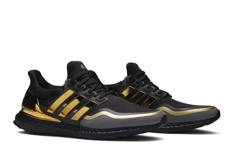 Krossovki-adidas-UltraBoost-Metallic-Gold-7