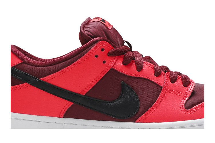 dunk-low-sb-304292-606_01
