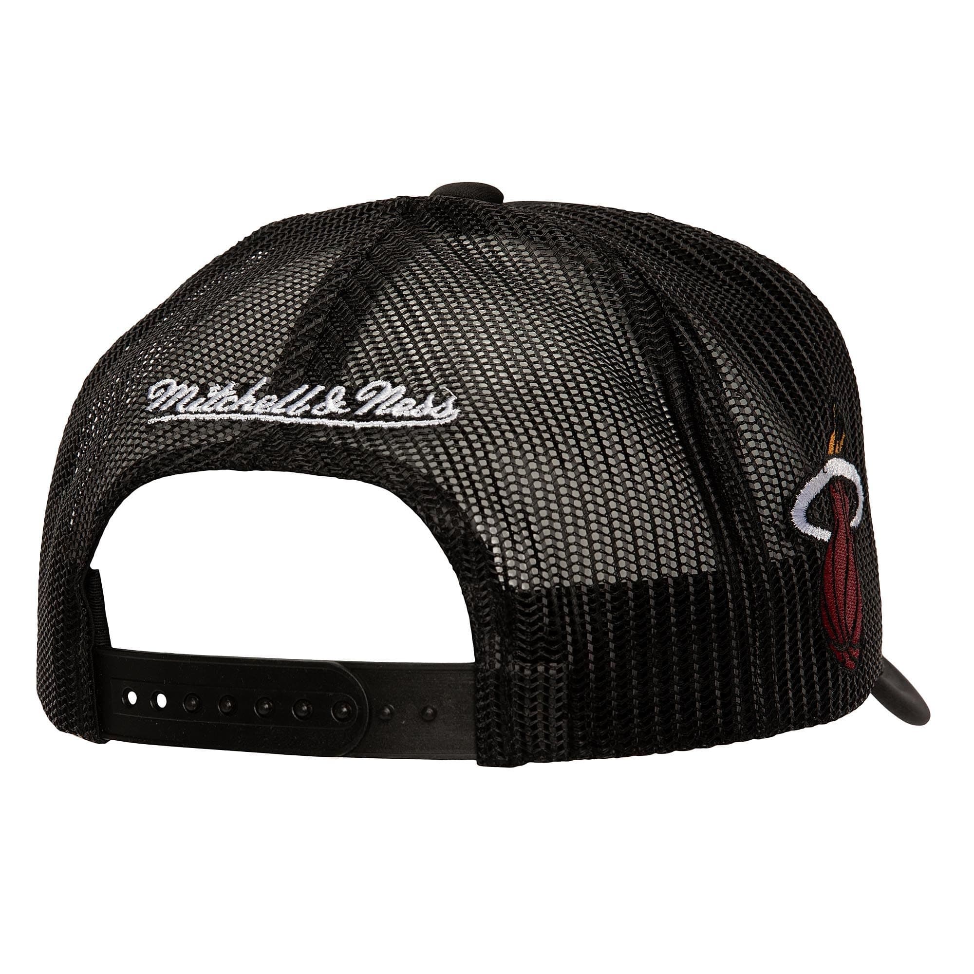 Бейсболка Mitchell & Ness Script Trucker Miami Heat Hat