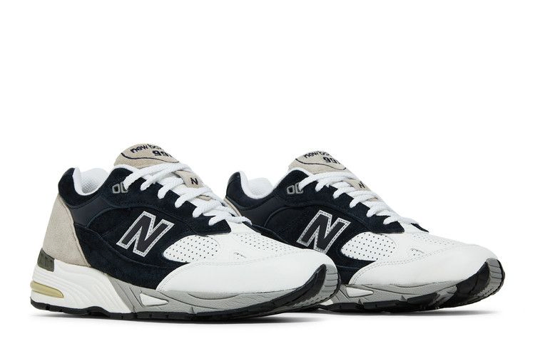 sneakersnstuff-x-991-perforated-pack-navy-white-m991pj_07