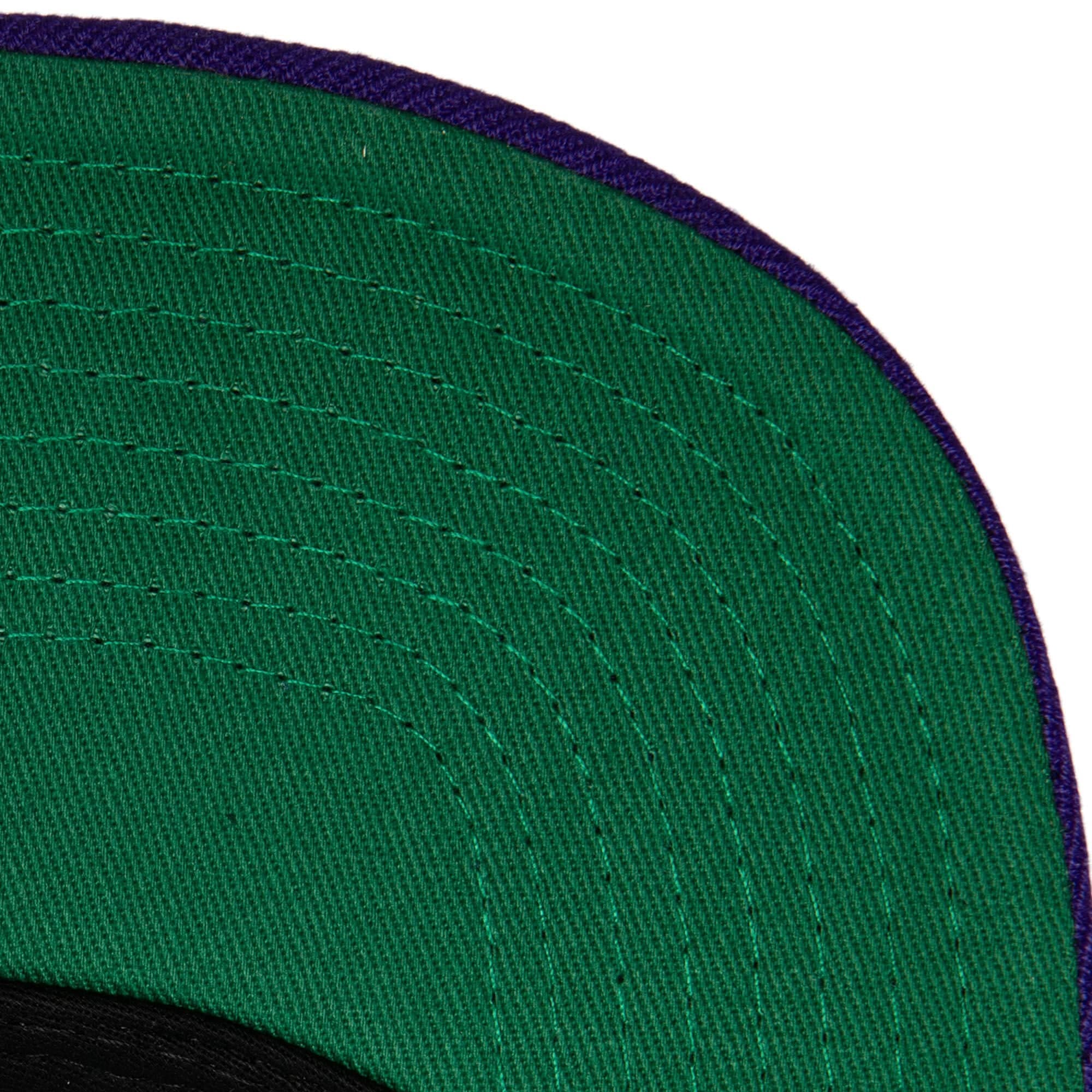 Бейсболка Mitchell & Ness What The Pinstripe Snapback Los Angeles Lakers Hat