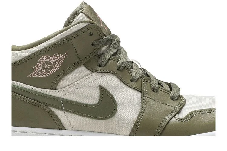 Кроссовки Air Jordan 1 Mid GG 'Bleached Coral'
