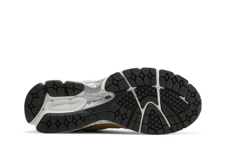 Krossovki-New-Balance-2002R-Tan-3