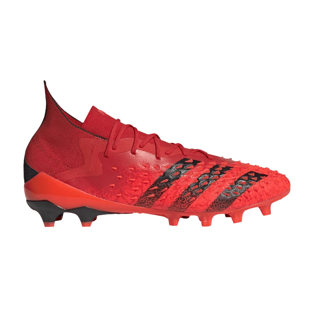 Krossovki-adidas-Predator-Freak.1-AG-Demonskin-Solar-Red