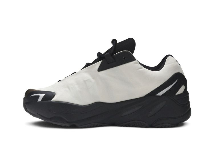 yeezy-boost-700-mnvn-kids-bone-fy3730_02