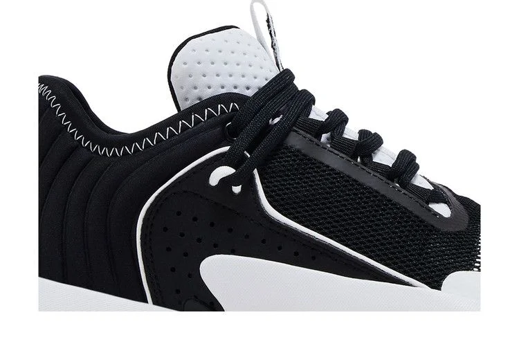 Кроссовки Adidas Trae Unlimited Big Kid 'Black White'