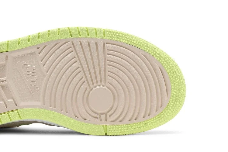 Кроссовки Wmns Air Jordan 1 High Zoom Comfort 'Lemon Twist'