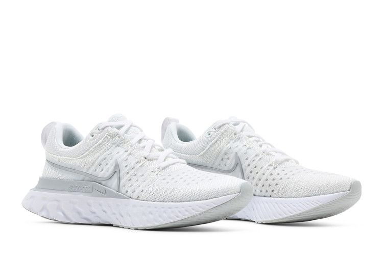 wmns-react-infinity-run-flyknit-2-white-metallic-silver-ct2423-102_07