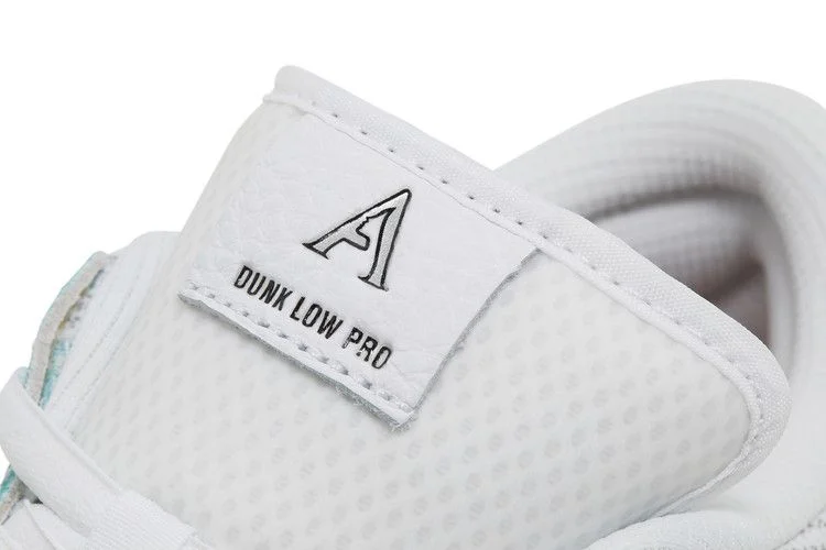 Krossovki-April-Skateboards-x-Nike-Dunk-Low-SB-Turbo-Green-9
