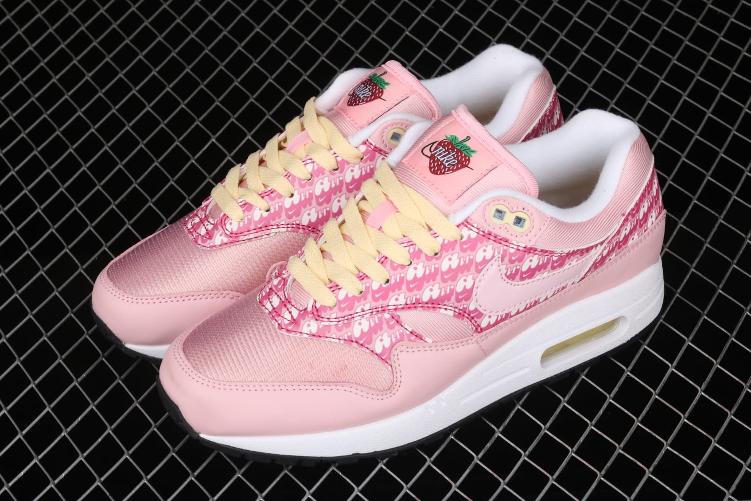 Nike-Air-Max-1-Strawberry-Lemonade-2020-7