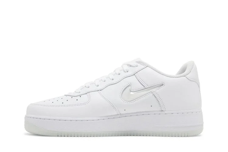 Krossovki-Nike-Air-Force-1-Jewel-Color-of-the-Month-Triple-White-2
