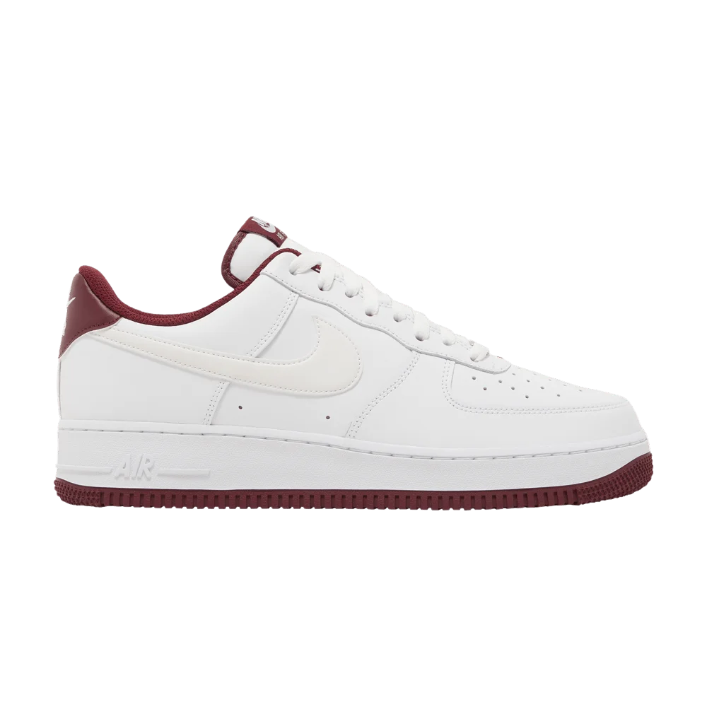 Krossovki-Nike-Air-Force-1-07-White-Dark-Beetroot