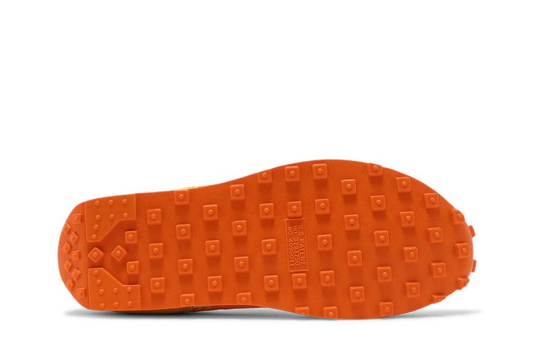 wmns-daybreak-paisley-swoosh-pale-ivory-magma-orange-dj4667-113_03