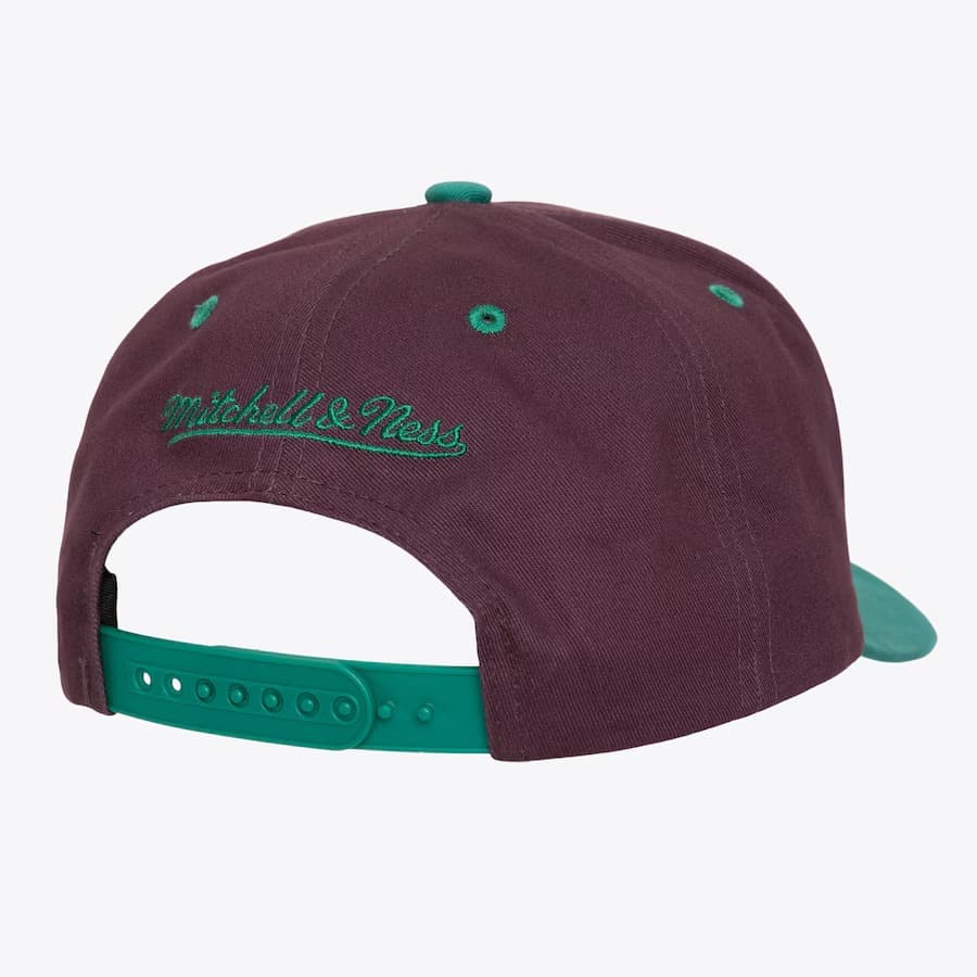 Бейсболка Mitchell & Ness Purple Anaheim Ducks Vintage Hockey Script Arch Pro Crown Snapback Hat