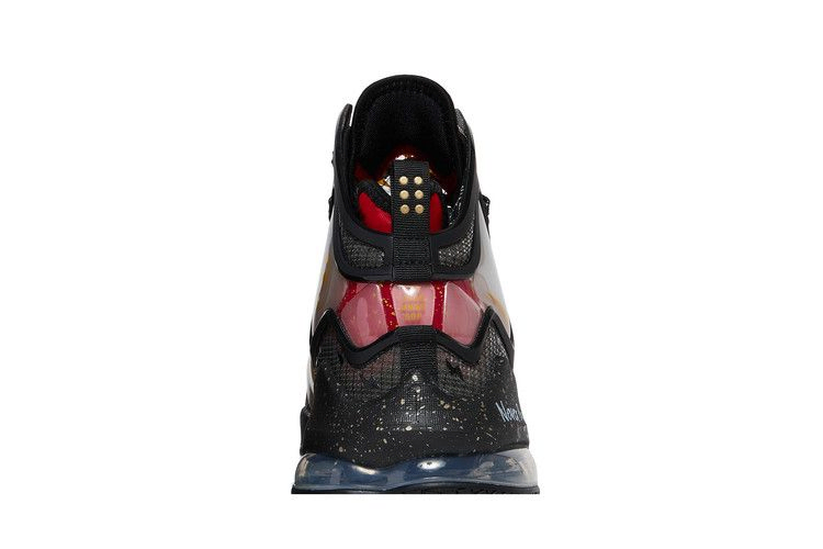 Кроссовки Nike LeBron 19 'Doernbecher 2022'