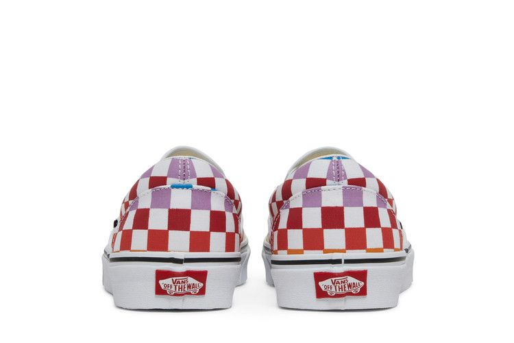 classic-slip-on-rainbow-checkerboard-vn0a3ut7u09_05