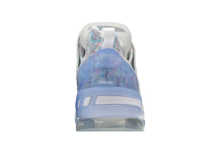 Кроссовки Nike LeBron 18 'Play for the Future'