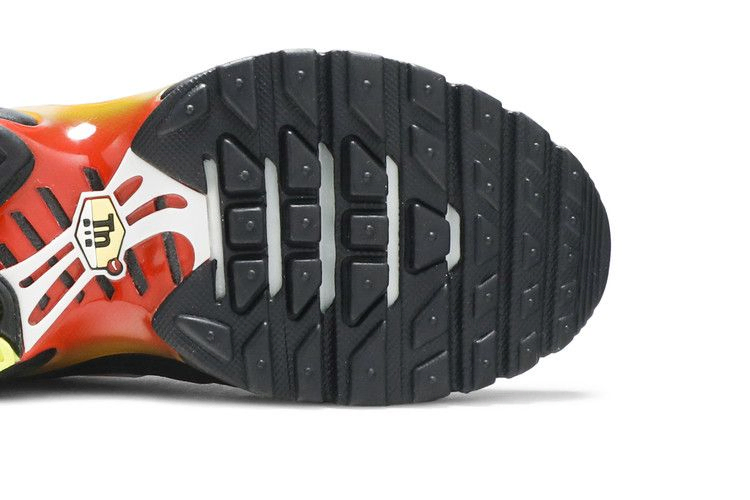 air-max-plus-gs-black-habanero-red-ar1852-017_04