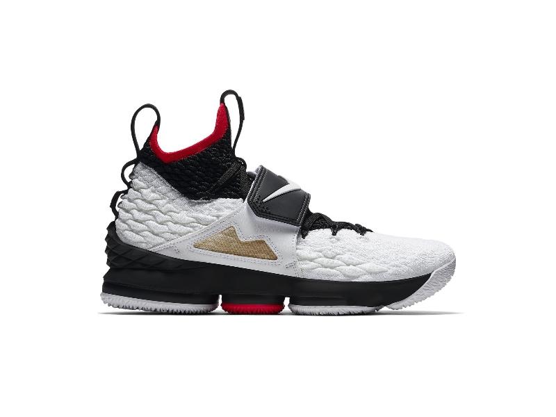 LeBron-15-Diamond-Turf