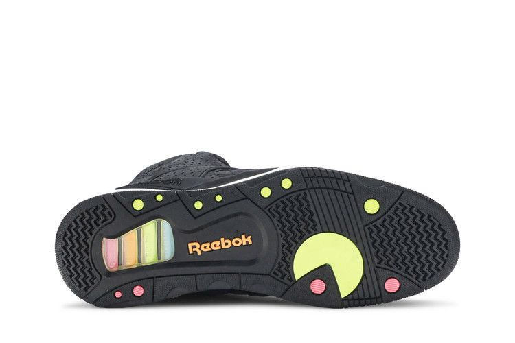 sneakersnstuff-x-pump-certified-blacklights-m44383_03