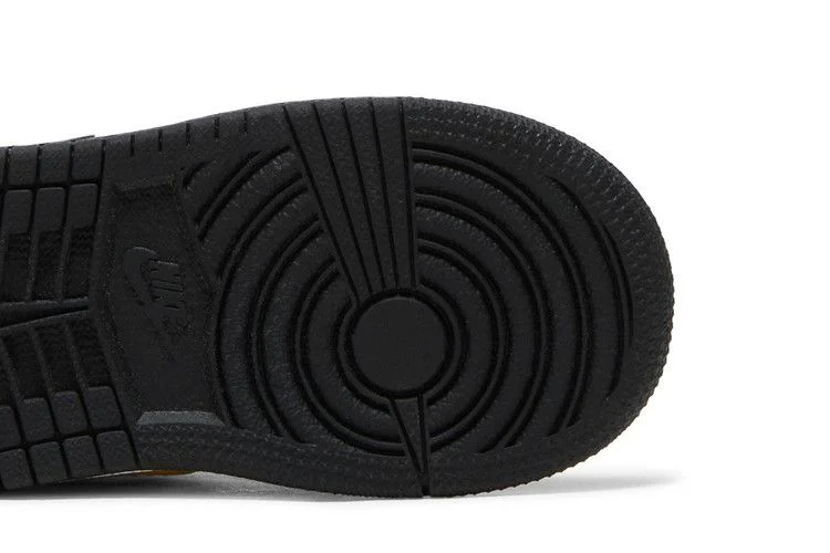 Кроссовки Air Jordan 1 Mid Patent SE TD 'Black Gold'