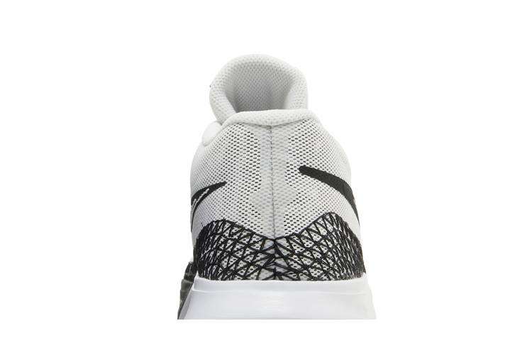 kyrie-flytrap-6-white-black-dm1125-101_06