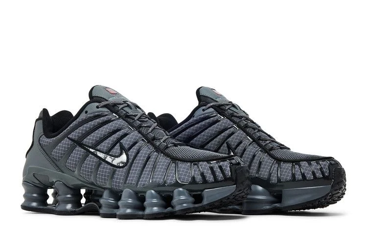 Krossovki-Nike-Shox-TL-Iron-Grey-Black-7