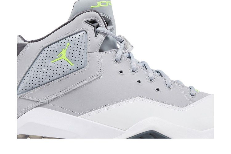 jordan-b-loyal-wolf-grey-volt-315317-017_01
