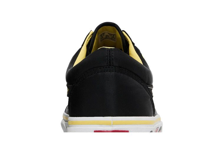 cobra-kai-x-old-skool-black-yellow-vn0a3wkt05n_06