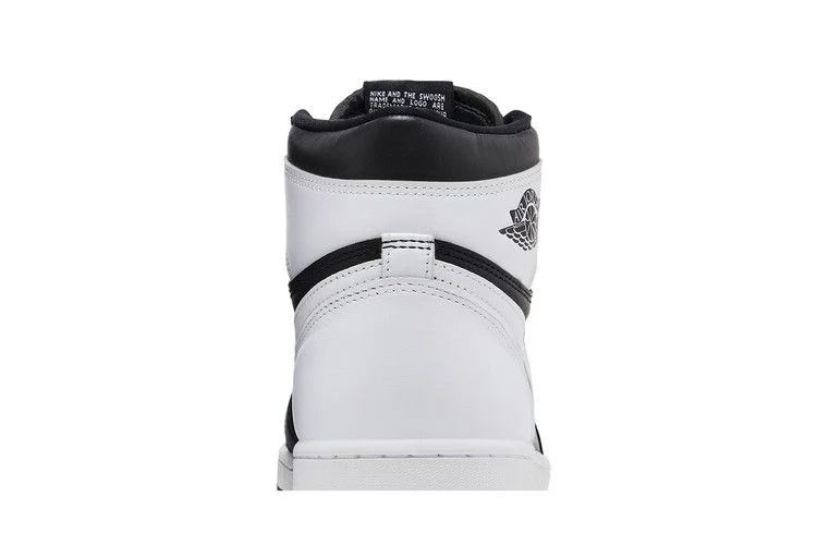 Кроссовки Air Jordan 1 Retro High OG 'Black White 2.0'