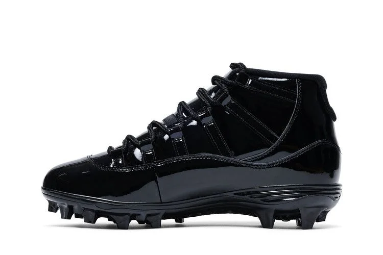 Кроссовки Air Jordan 11 Mid TD Cleat 'Patent Black'