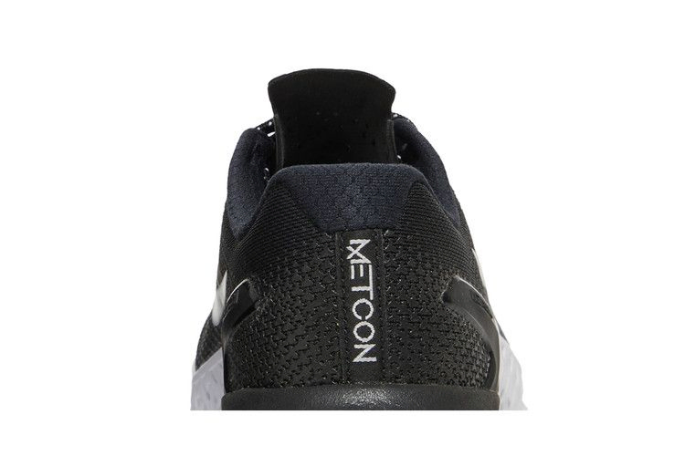 Кроссовки Nike Wmns Metcon 4 'Black Metallic Silver'