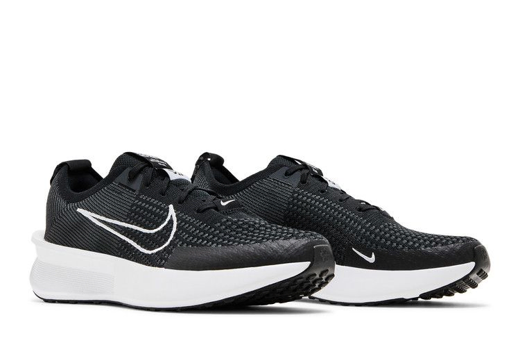interact-run-black-white-fd2291-001_07