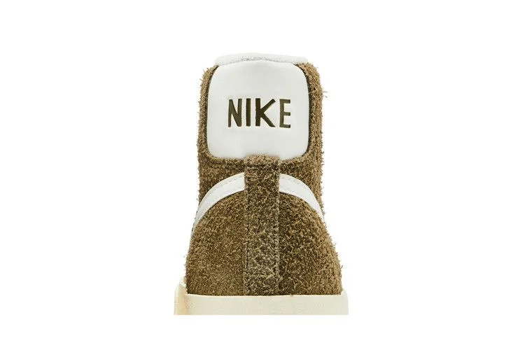 Кроссовки Nike Wmns Blazer Mid '77 Vintage 'Olive Suede'