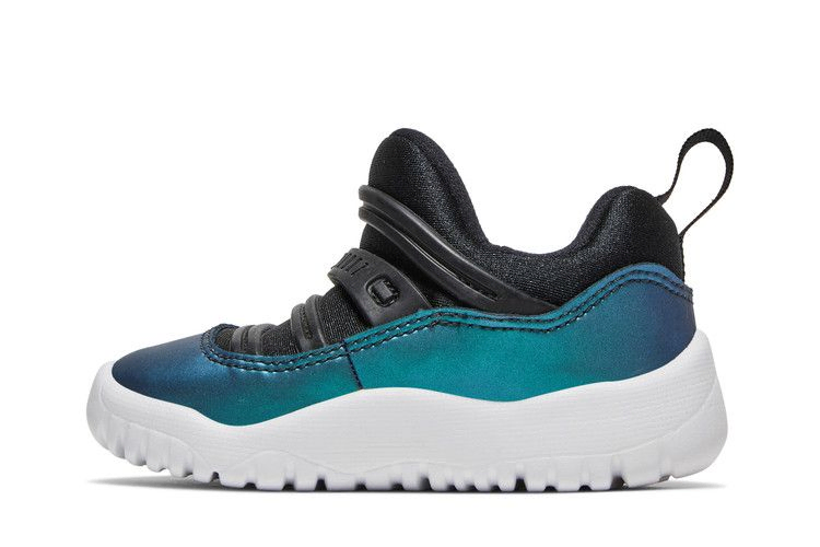 jordan-11-retro-little-flex-td-black-iridescent-bq7102-009_02