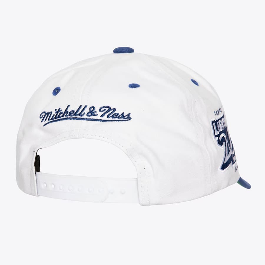 Бейсболка Mitchell & Ness White Tampa Bay Lightning Tail Sweep Pro Snapback Hat