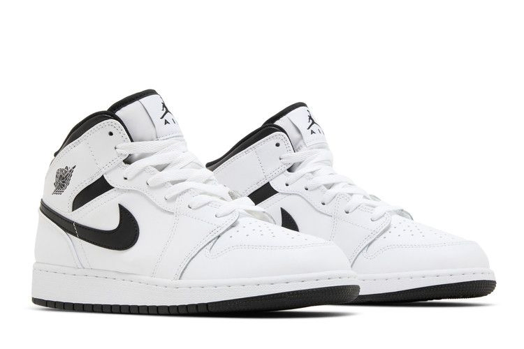 air-jordan-1-mid-gs-white-black-dq8423-132_07