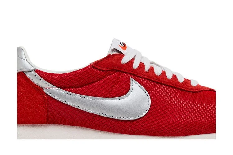 Krossovki-Nike-Wmns-LD-1000-University-Red-Metallic-Silver-1