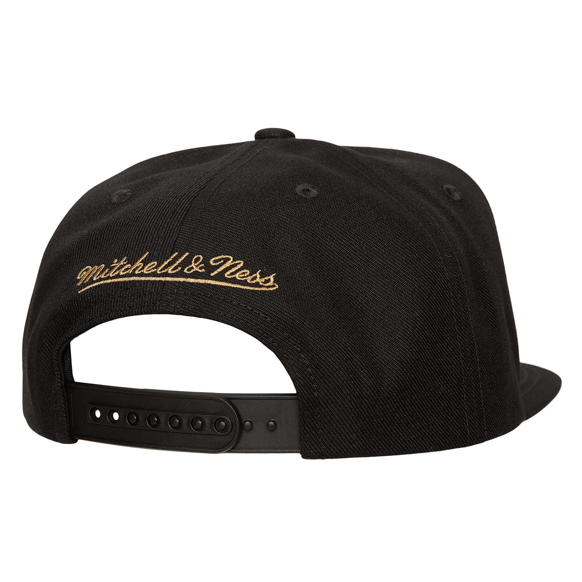 Бейсболка Mitchell & Ness Shattered Snapback HWC Philadelphia 76ers