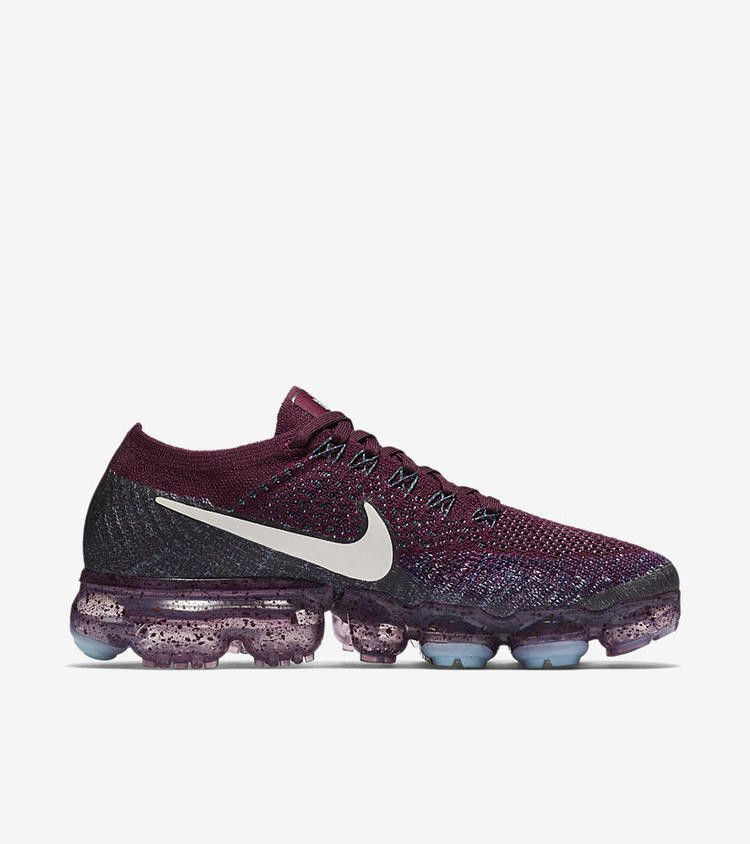 wmns-air-vapormax-bordeaux-899472-602_02