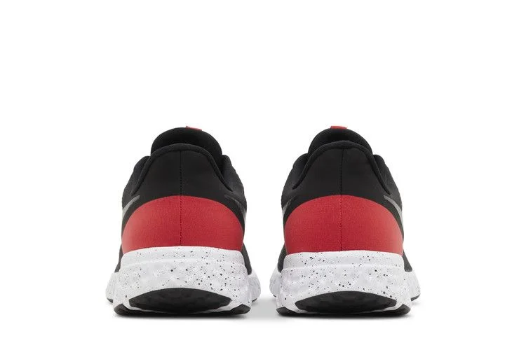 Krossovki-Nike-Revolution-5-Extra-Wide-Bred-5