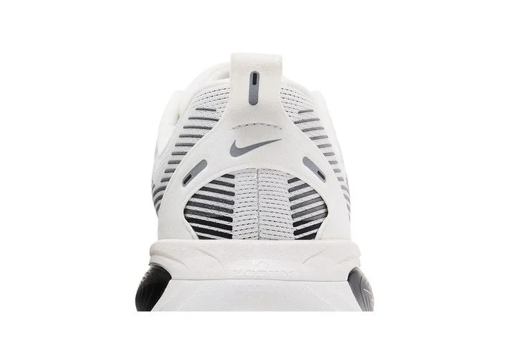 Кроссовки Nike Vomero 18 'Summit White Black Silver'