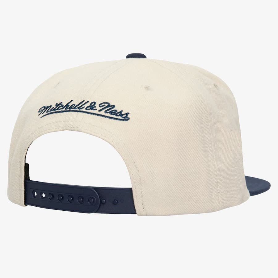Бейсболка Mitchell & Ness Cream Navy Michigan Wolverines Just Don Team Vault Snapback Hat