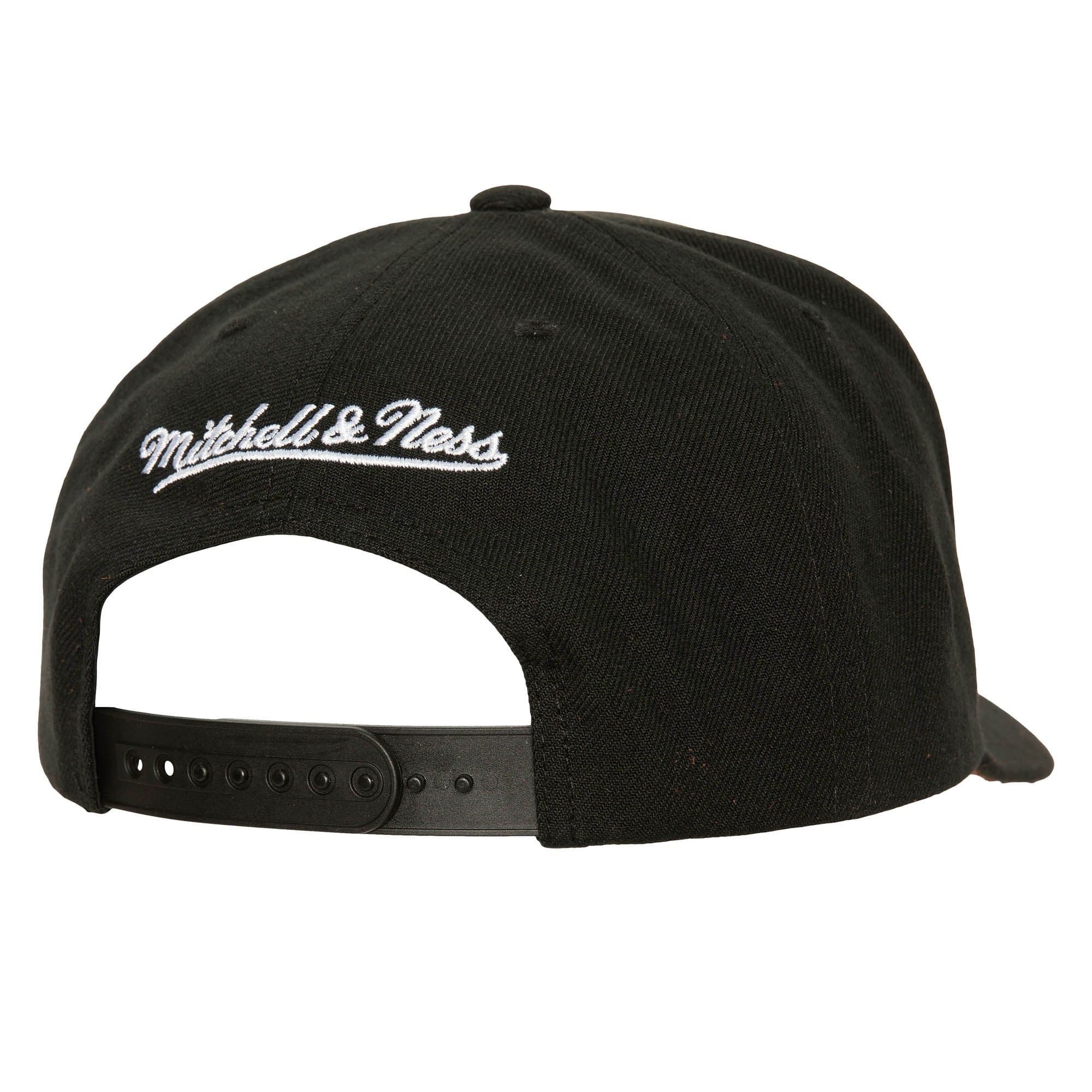Mitchell-Ness-Icon-Grail-Pro-Snapback-Boston-Celtics-Hat-1