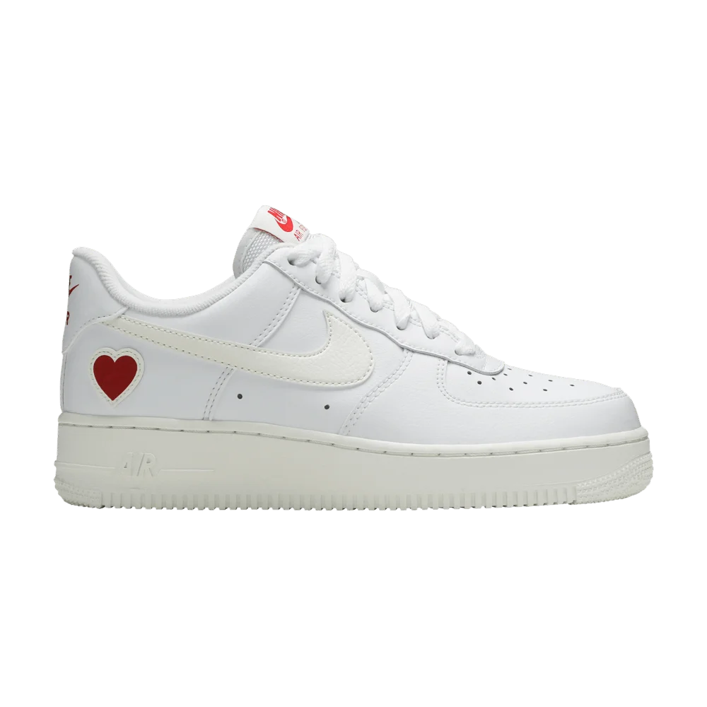 Krossovki-Nike-Air-Force-1-Low-Valentines-Day-2021