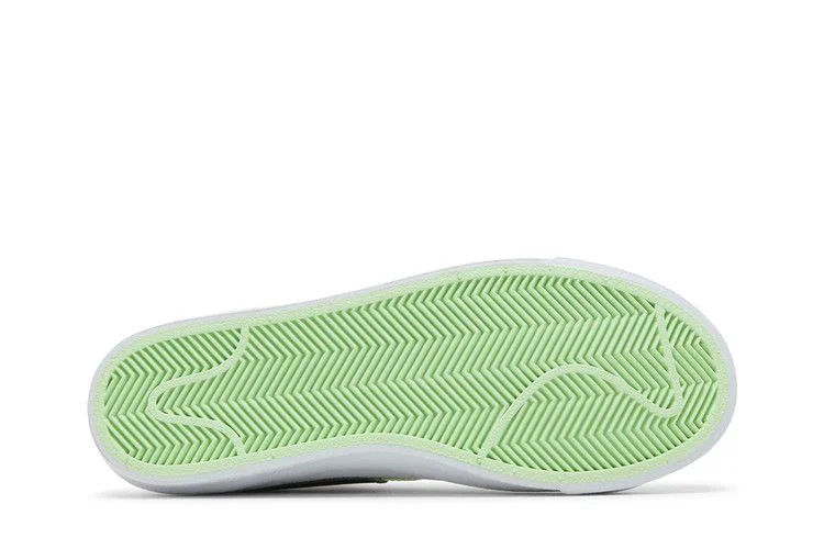 Krossovki-Nike-Blazer-Mid-77-SE-GS-Double-Swoosh-White-Vapor-Green-3