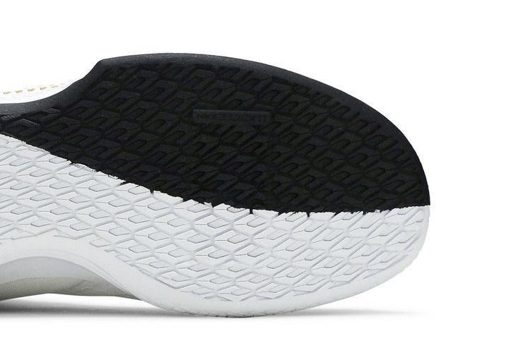 Кроссовки Nike Mamba Fury 'White Metallic Gold'