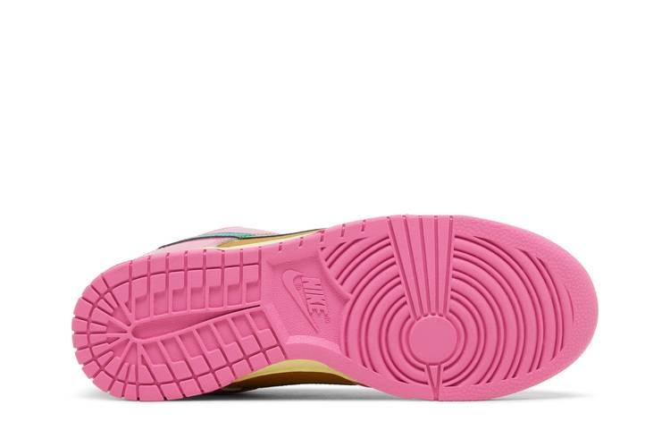 parris-goebel-x-wmns-dunk-low-playful-pink-fn2721-600_03