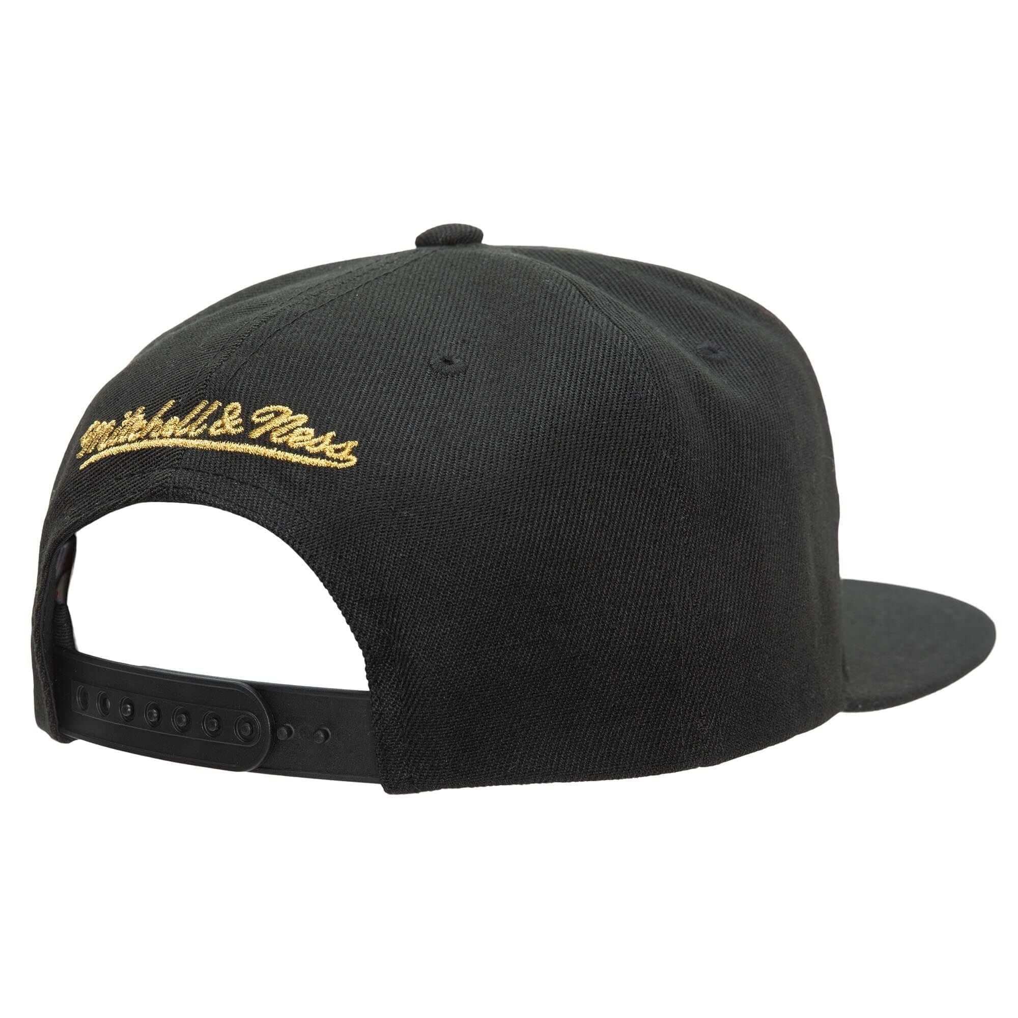 Mitchell-Ness-BHM-Script-Snapback-HWC-Detroit-Pistons-Hat-1