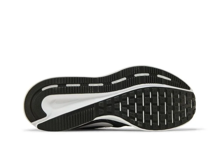 Кроссовки Nike Run Swift 3 'Black White'